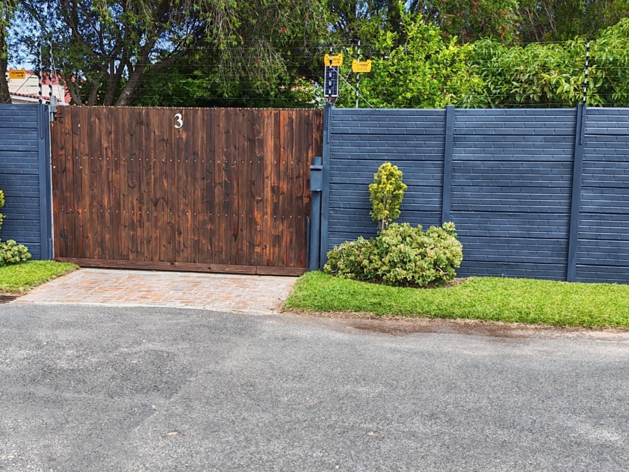 4 Bedroom Property for Sale in Klein Berlyn Western Cape